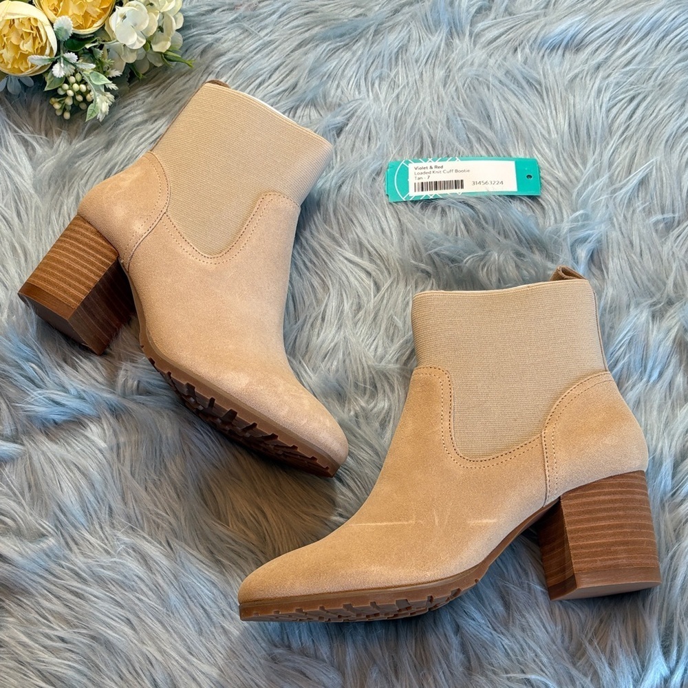 NWT Stitch Fix Violet & Red Loaded Knit Cuff Bootie Tan